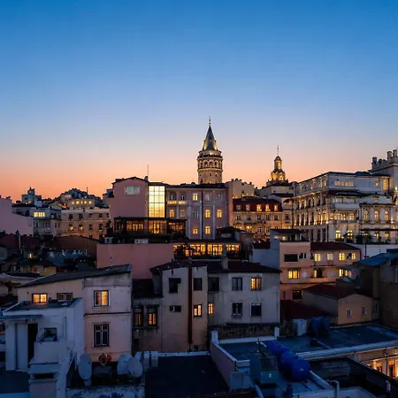 Art Karakoy *